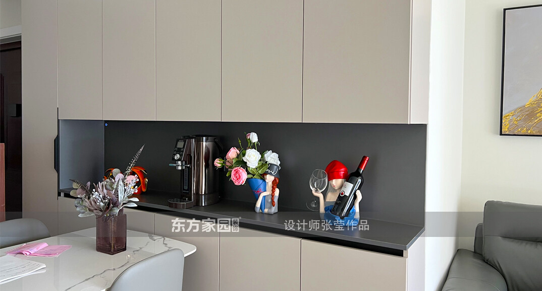 北澗圣水苑95㎡三室一廳餐廳餐邊柜輕奢風(fēng)格裝修實(shí)景圖.jpg